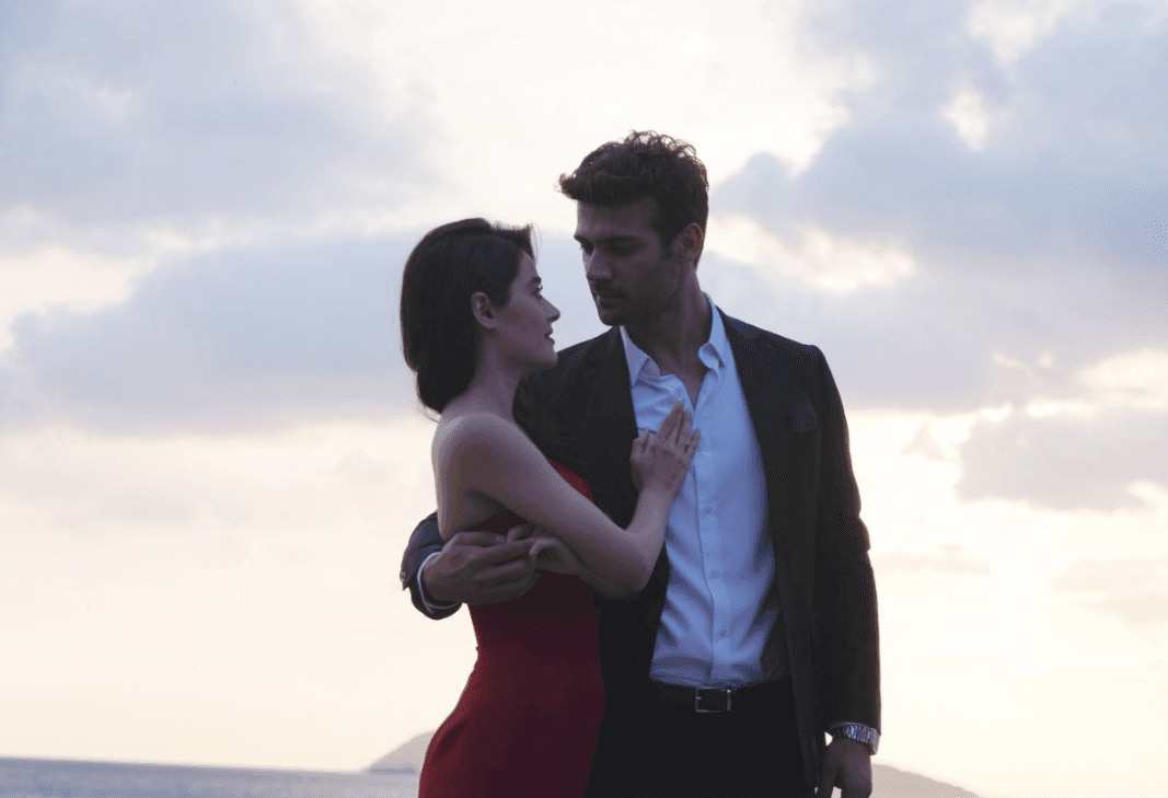 DiziTrack Blog - Turkish Drama Aynadaki Yabancı – Episode 1: Full Summary and Analysis