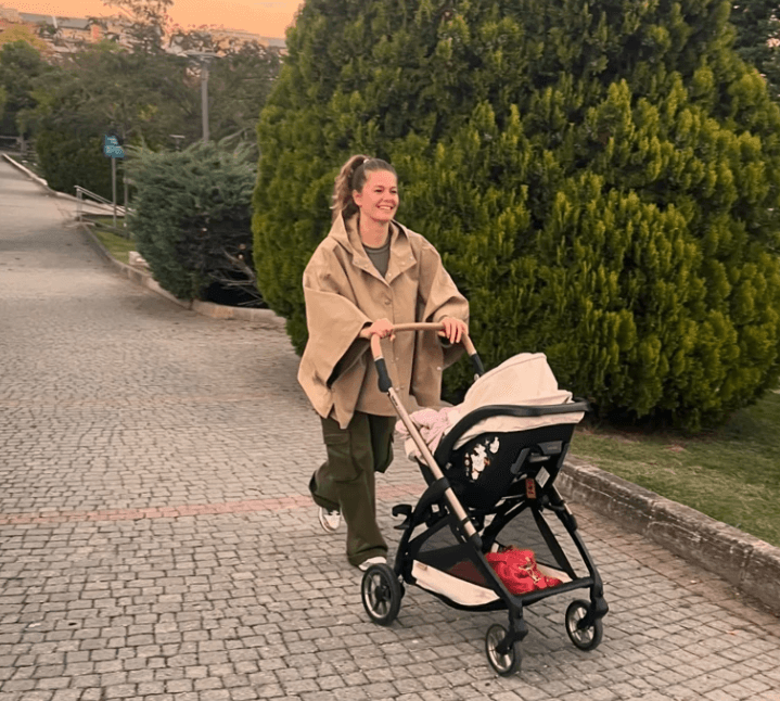 DiziTrack Blog - Burcu Biricik Opens Boutique Hotel Chi House in Ayvalık and Personally Serves Guests