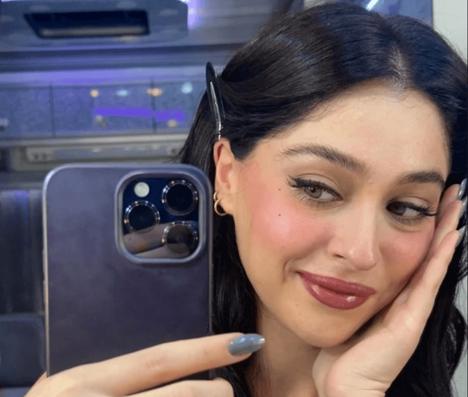 DiziTrack Blog - Inside Güller ve Günahlar: Cemre Baysel’s Stunning Caravan Makeup Moments