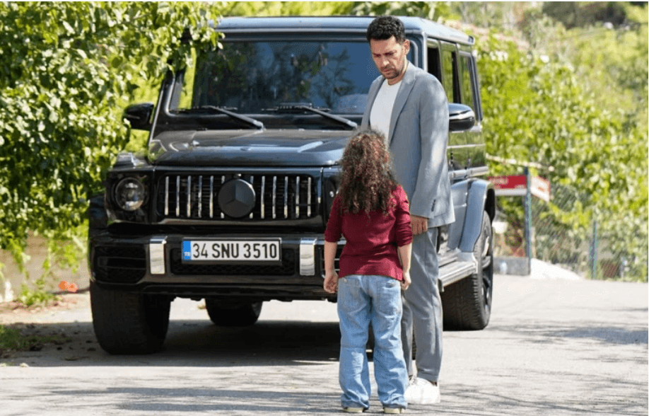 DiziTrack Blog - Kanal D’s “Güller ve Günahlar” Teases Heart-Wrenching Father-Daughter Reunion with Yade Arayıcı