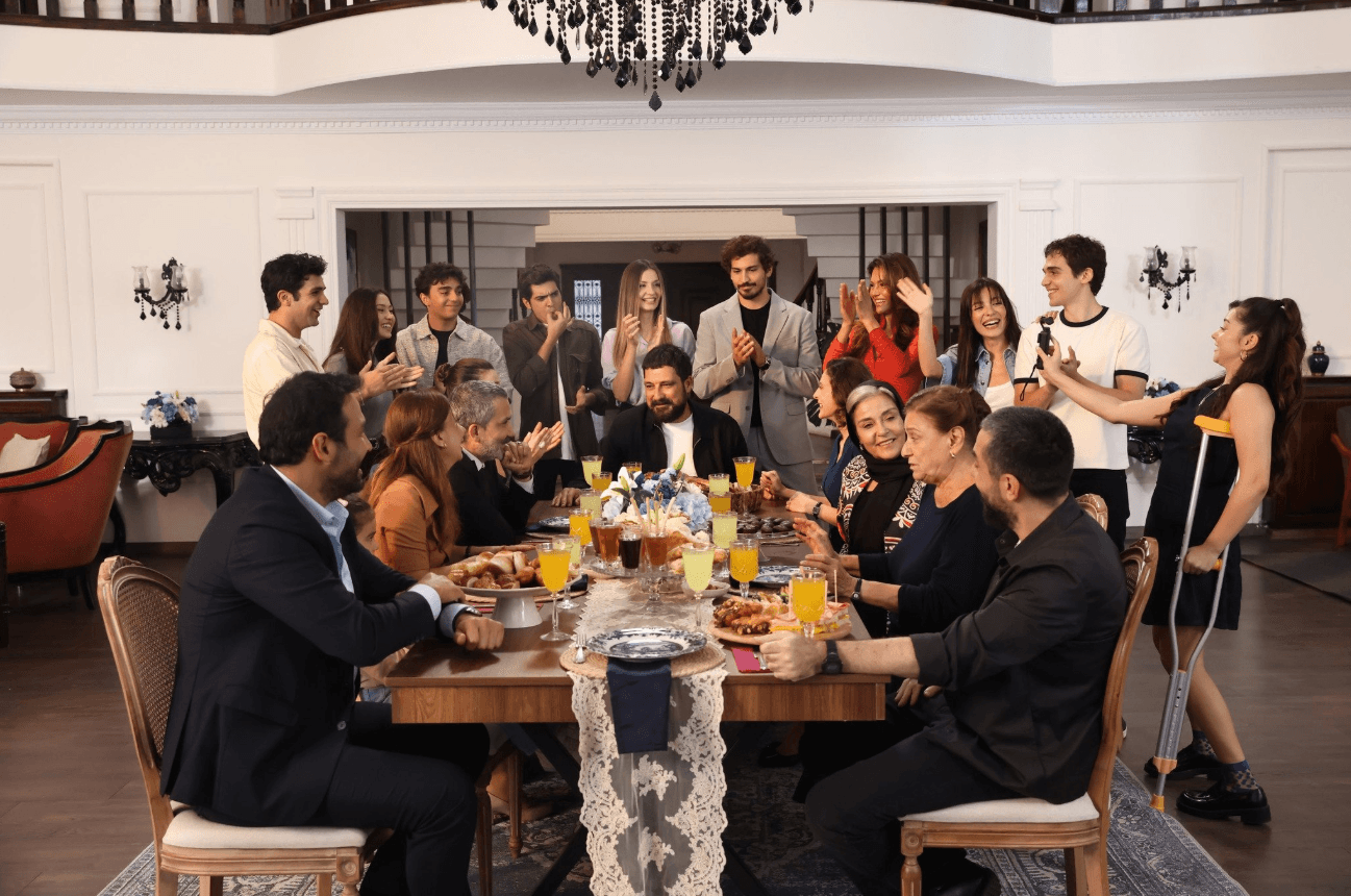 DiziTrack Blog - Can Borcu Finale: A Masterful Unraveling of Secrets and the Triumph of Family