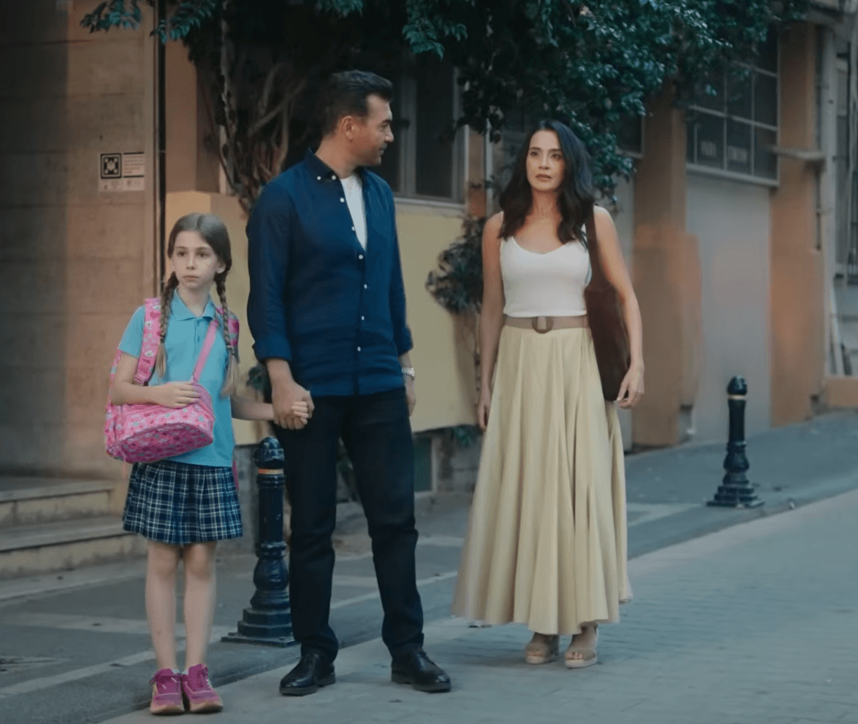 DiziTrack Blog - Ben Onun Annesiyim Episode 2: Ayşe’s Heart-Wrenching Struggle to Reunite with Zeynep
