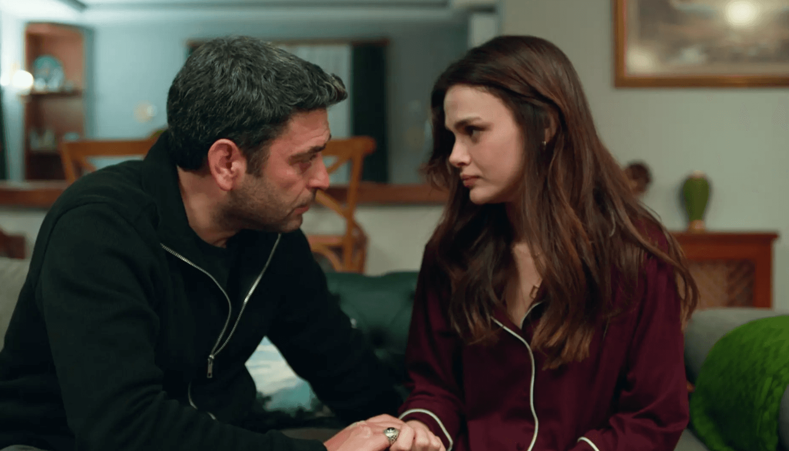 DiziTrack Blog - Uzak Şehir Breaks Its Own Season Ratings Record: Why Kanal D’s Phenomenon Has Become Turkey’s Most Talked-About Drama
